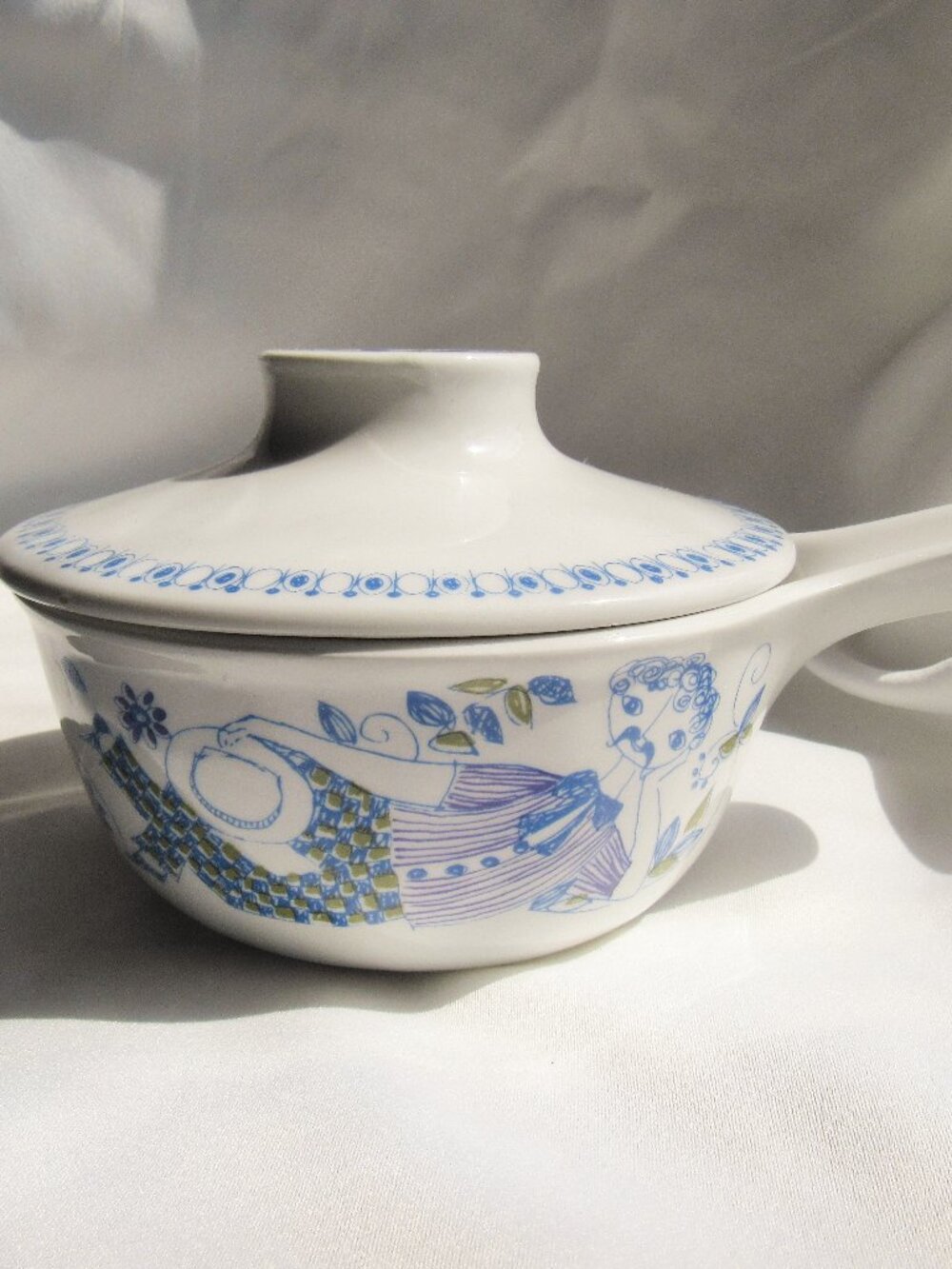 Sauce Boat and Lid Lotte by FIGGJO, Made in Norway, Turi-Design   T226